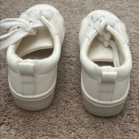 White Sneakers with Green and Red Accents - Size 8 - Picture 6 of 15